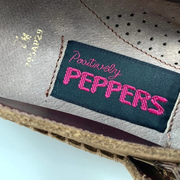 70's suede woven moccasin flats by POSITIVELY PEPPERS - Picture 13 of 13